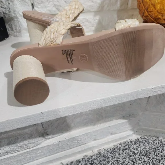 Sandals - Picture 2 of 5